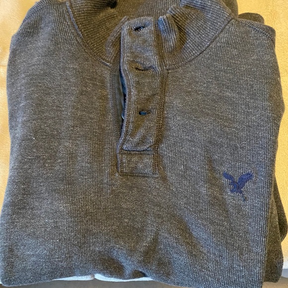 American Eagles Men’s Sweater - Picture 3 of 4